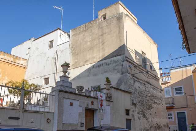 Torrioni, cortili e ipogei: a Carbonara di Bari c'� un castello normanno dell'XI secolo
